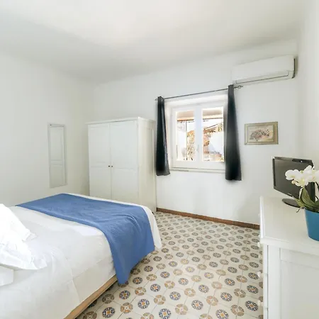 Apartment Lucia Maison