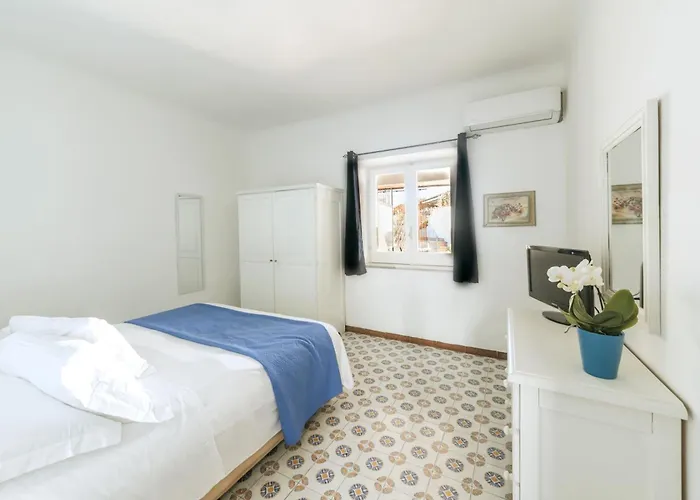 Apartment Lucia Maison
